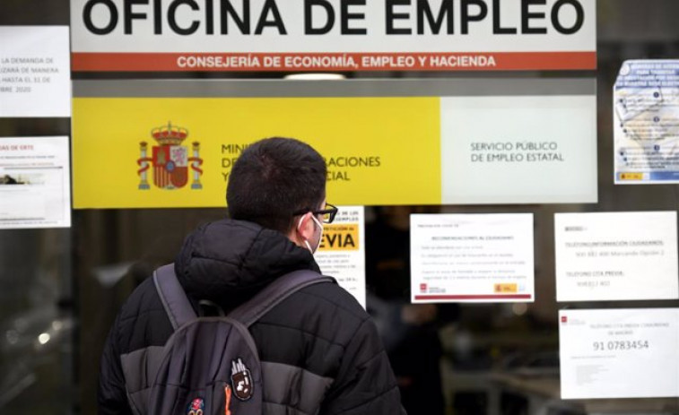 El paro baja en 3.603 personas en enero en Galicia, un 1,9%, hasta 185.984, frente al alza en España