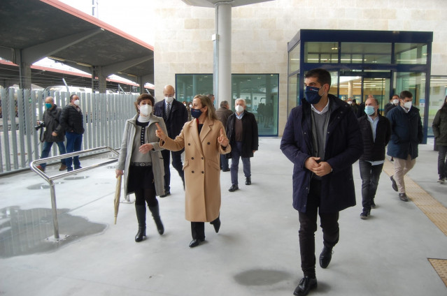La conselleira de Infraestruturas e Mobilidade, Ethel Vázquez, visita la nueva estación de autobuses de Ourense.