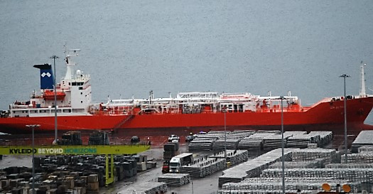 Remolcado a Vigo, desde las Islas Cíes, el buque gasero 