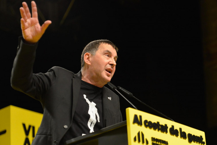 ​Otegi y La Vanguardia, dos fotos para la hemeroteca