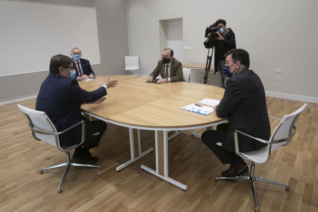 Los rectores gallegos en una reunión con el titular de Educación