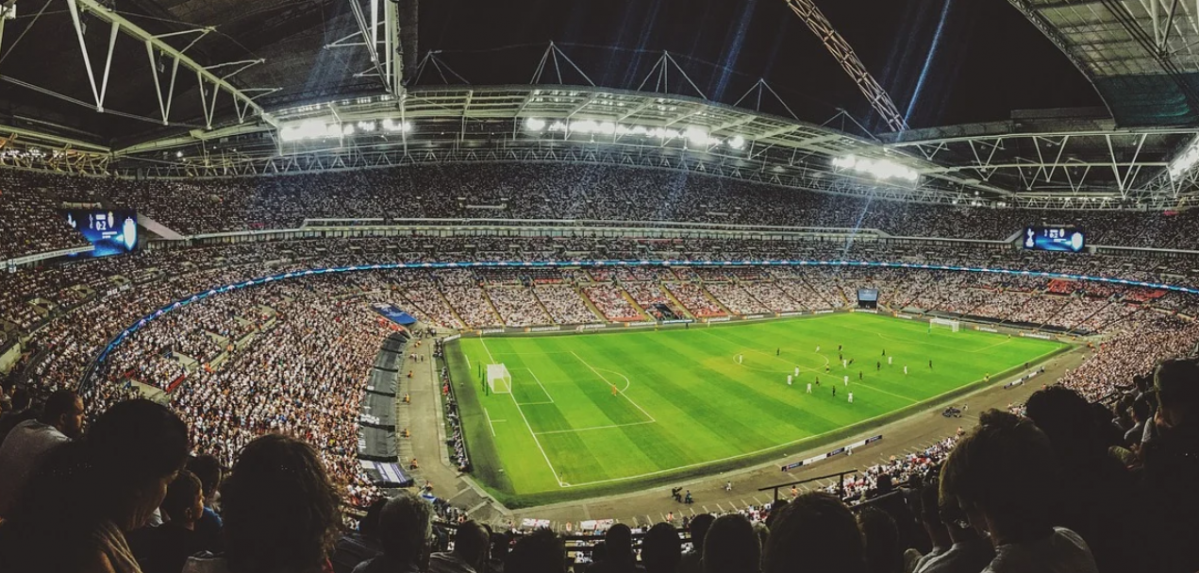 Estadio de futbol en una foto de pixabay