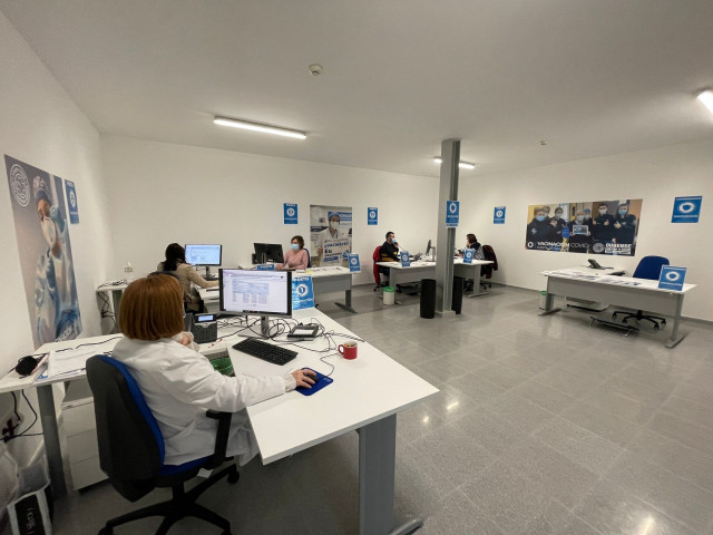 Cvirus.- Un equipo especial comienza en el área de Ourense a llamar a los mayores de 80 años para vacunarse
