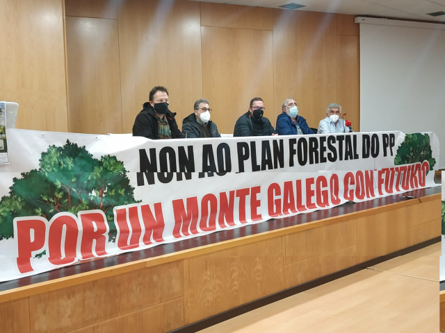 Rueda de prensa de entidades contrarias al nuevo plan forestal