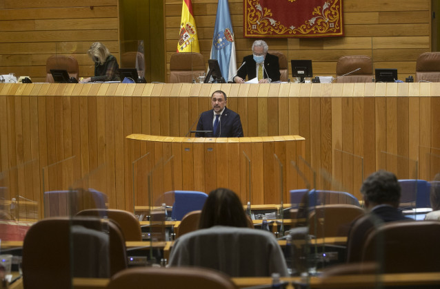 O conselleiro de Sanidade, Julio García Comesaña, comparece no Pleno, para informar sobre a evolución da pandemia en Galicia.