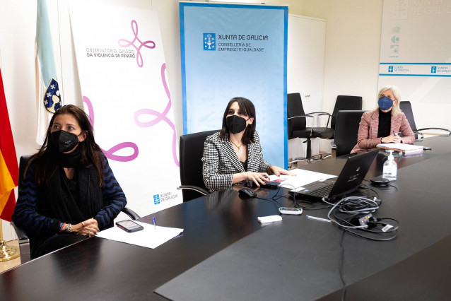 La conselleira de Emprego e Igualdade, María Jesús Lorenzana, se reúne con el Colexio Oficial de Xestores Administrativos de Galicia