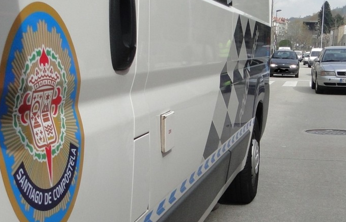 Control de tru00e1fico de la Policu00eda Local de Santiago de Compostela en una imagen de archivo del Ayuntamiento