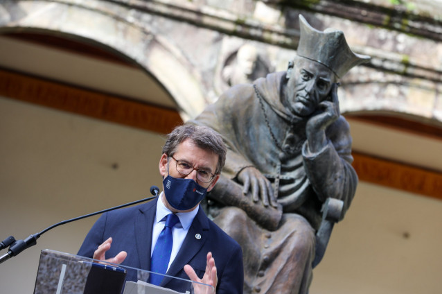 Feijóo interviene en un acto en Santiago.