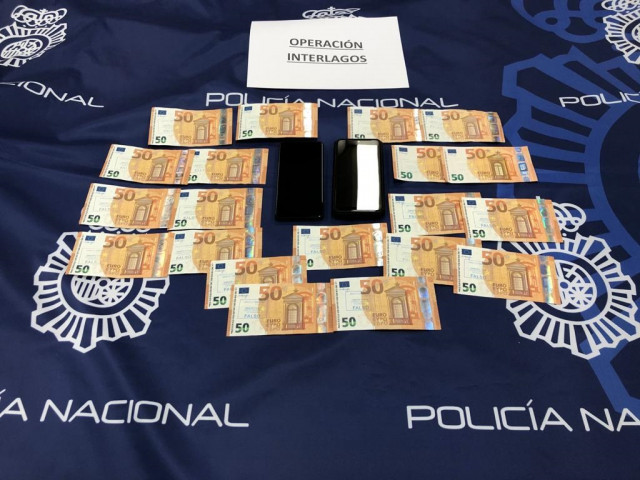 Billeste falsos intervenidis en dos operaciones contra la introducción y distribución de moneda falsa con cuatro detenidos, dos de ellos en A Coruña.
