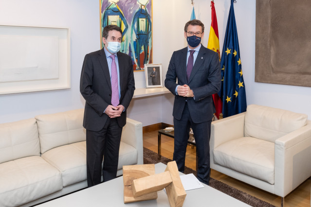 Feijóo se reúne con el consejero delegado de Repsol.