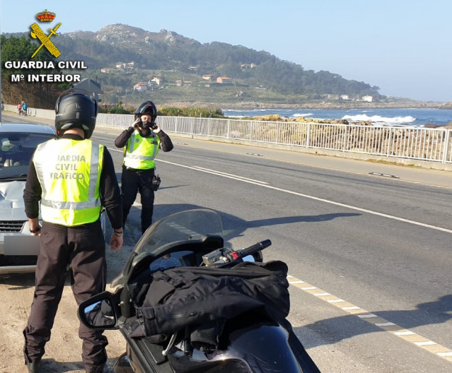 Control de motocicletas de la Guardia Civil de Pontevedra.