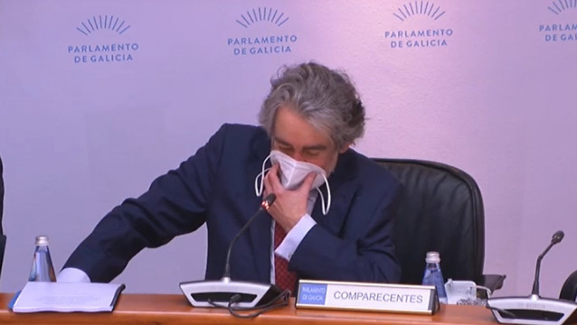 Captura de la intervención del conselleiro maior de Contas, José Antonio Redondo, este jueves en el Parlamento