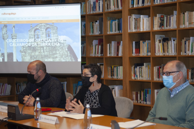 Archivo - Rueda de prensa de presentación de 'Cruceiros de Galicia' en el Consello da Cultura Galega