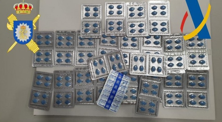 Cientos de pastillas tipo Viagra incautadas en en el Aeropuerto de A Coruña procedentes del Caribe