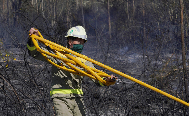 Extinguido el incendio que calcinó 70 hectáreas de terreno en Ortigueira