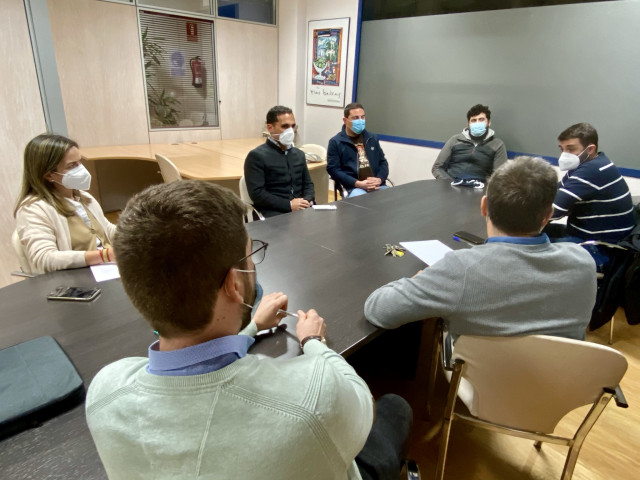Rafa Domínguez en reunión con comité de Ence