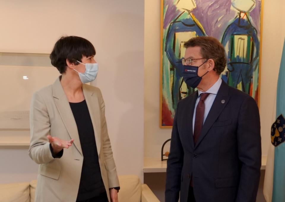 Feiju00f3o recibiendo a Ana Pontu00f3n