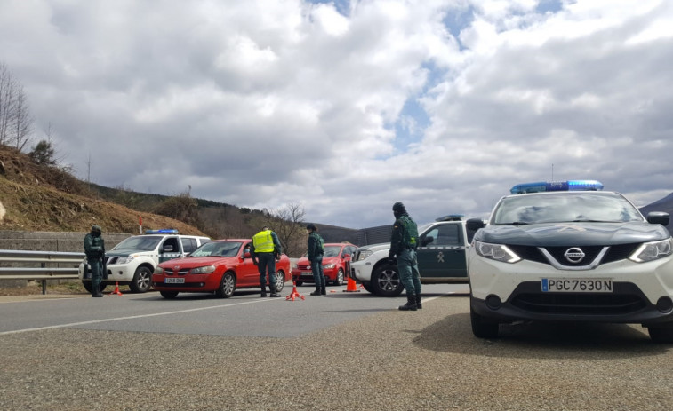 Madrileño sorprendido entrando en Galicia se fuga en sentido contrario por la Autovía A-6