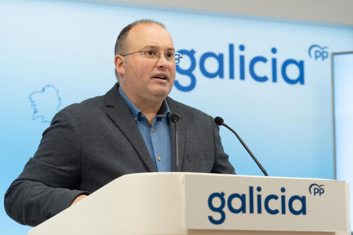 El secretario general del PP de Galicia, Miguel Tellado, en rueda de prensa.