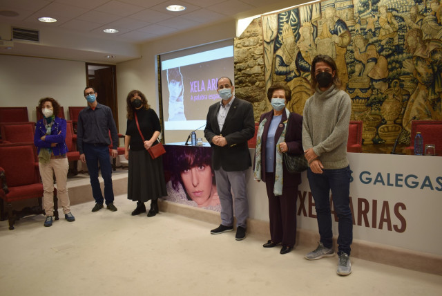 La Real Academia Galega presenta una serie documental sobre la vida y la trayectoria de Xela Arias.