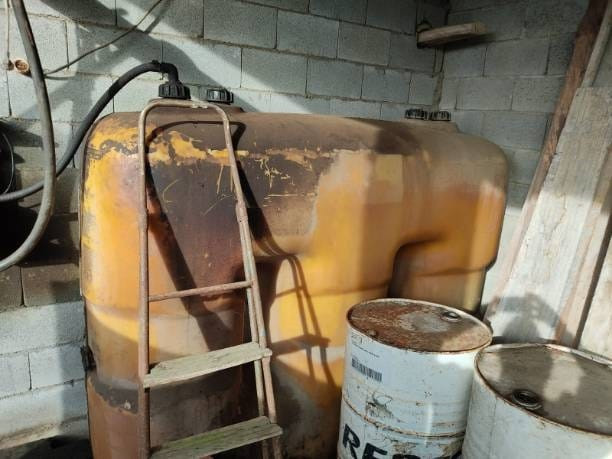 Depósito ilegal de gasóleo B