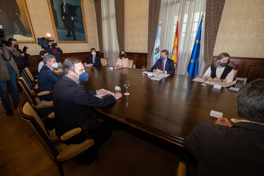 El ministro de Fomento reunido hoy con Feiju00f3o y otras autoridades gallegas