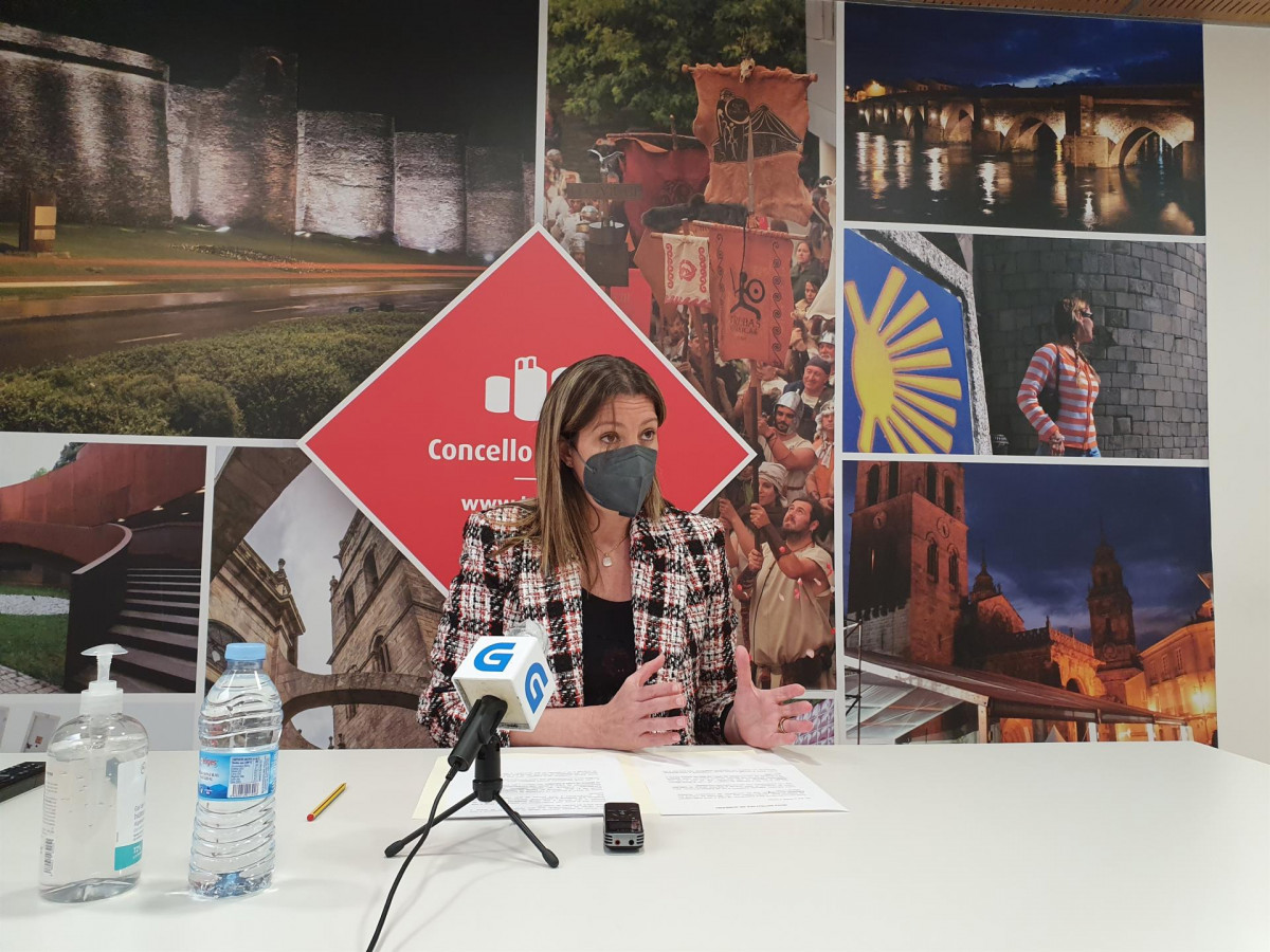 La alcaldesa de Lugo, Lara Méndez, en rueda de prensa de remodelación de su gobierno