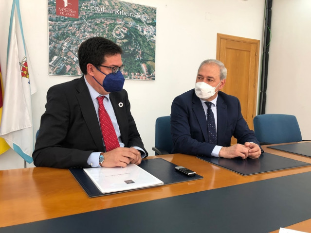 Reunión entre el alcalde de Monforte y el presidente de Paradores.