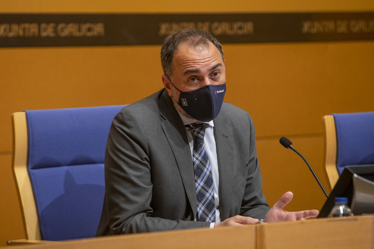 El conselleiro de Sanidade, Julio García Comesaña, en la rueda de prensa posterior al comité clínico.