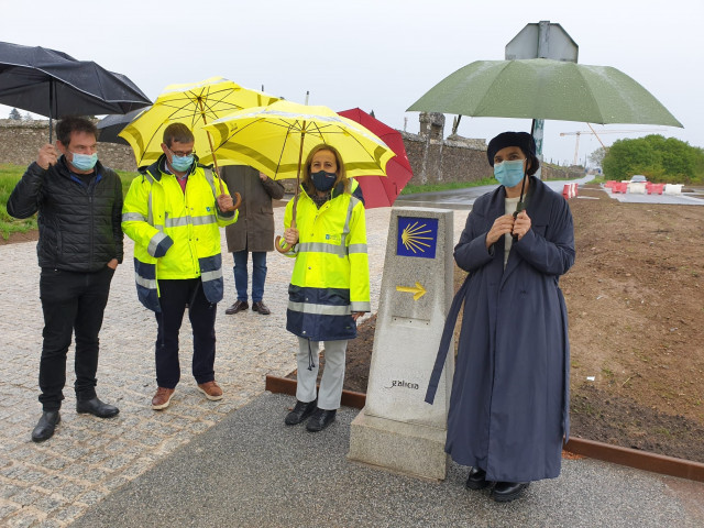 La conselleira de Infraestruturas e Mobilidade, Ethel Vázquez, durante la visita a obras realizadas en el Polígono del Tambre de Santiago