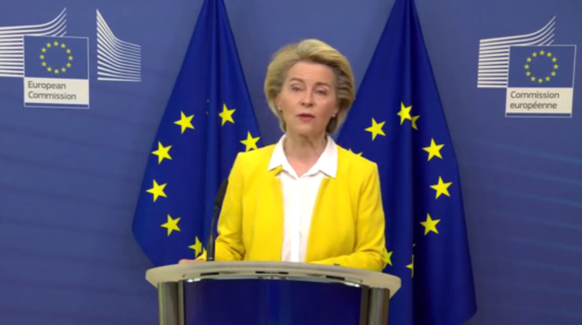 Von der Leyen realizando el anuncio sobre las vacunas