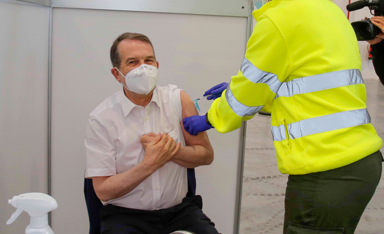 Más de 36.000 gallegos reciben una vacuna contra el coronavirus fin de semana