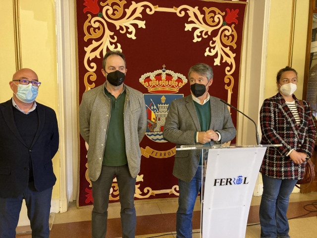 Participantes en la presentación de la Feria del Libro de Ferrol