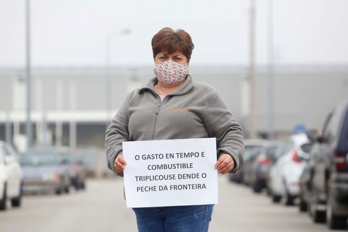 Protesta contra las colas en la frontera