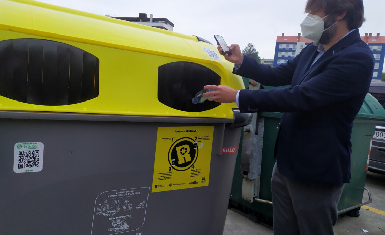 Reciclar en Santiago de Compostela tiene premio: cambian latas y botellas por puntos para sorteos
