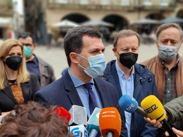 Caballero y Rodríguez Villarino comparecen ante los medios.