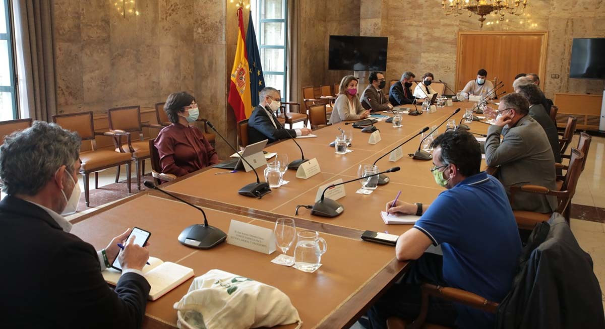 Reuniu00f3n sobre ENCE ayer en la delegaciu00f3n del Gobierno