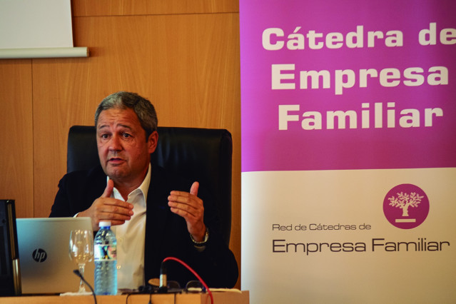 El presidente de Altia, Tino Fernández, participa en el ciclo de la 'Cátedra de empresa familiar'