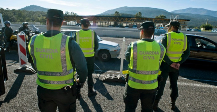 La Unión de Guardias Civiles denuncia que no haya chalecos antibala y pone como ejemplo los casos de A Coruña y Ourense