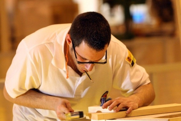 Archivo - Carpintero, trabajador, Seguridad Social