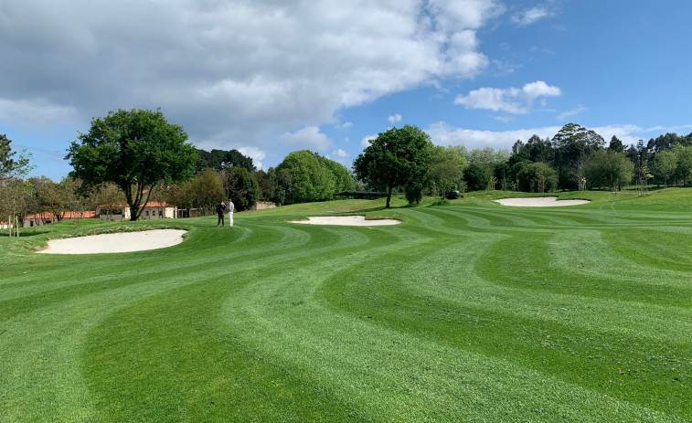 El primer campo de golf de Galicia que recicla sus aguas residuales abre sus puertas el 24 de mayo en Oleiros