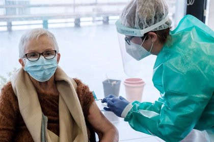 Por qué escasean las vacunas