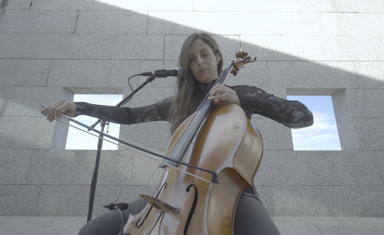 (VÍDEO) Margarida Mariño homenajea los 'Tigres coma cabalos' de Xela Arias con su chelo y música electrónica