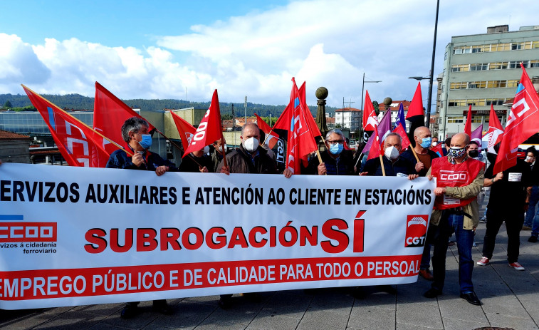 Trabajadores de Renfe protestan en Santiago en defensa de la calidad de los puestos de trabajo