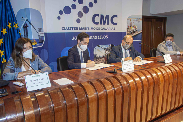 (De Izquierda A Derecha): Beatriz Mato, Directora De Desarrollo Corporativo Y Sostenibilidad De Greenalia; Manuel García, CEO De Greenalia; Vicente Marrero, Presidente Del CMC; Y Guillermo Ramos, Secretario Del CMC