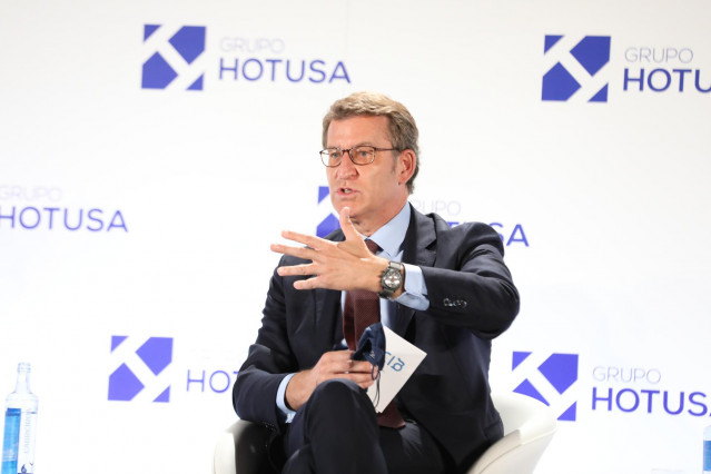 El presidente de la Xunta de Galicia, Alberto Núñez Feijóo, interviene en la VII edición de Hotusa Explora, a 18 de mayo de 2021, en Madrid, (España).