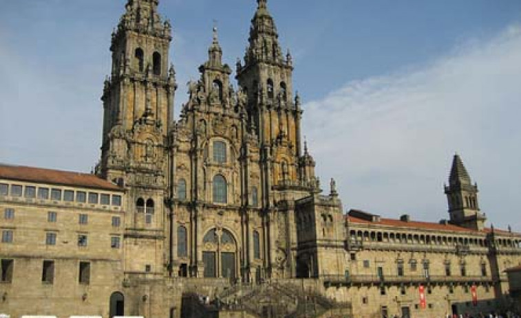 ​La Catedral de Santiago, la Torre de Hércules o la Muralla de Lugo se suman a la Hora del Planeta