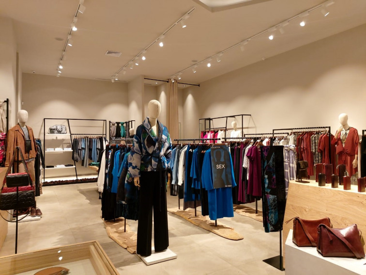 Acuerdo entre los sindicatos y Adolfo Domínguez para el ERE tras reducir el número de afectados hasta los 259