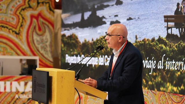 El vicepresidente y diputado de Turismo de la Diputación de A Coruña, Xosé Regueira, en Fitur
