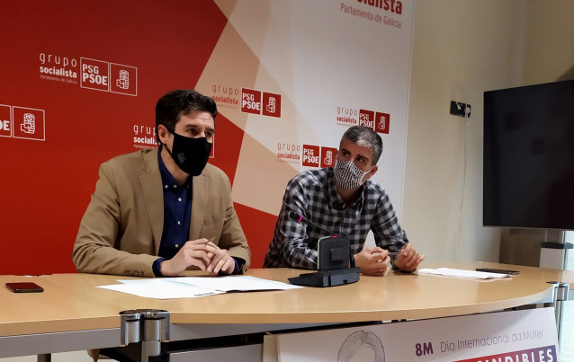 Pablo Arangüena y Martín Seco, diputados del PSdeG, en una rueda de prensa